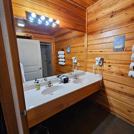 2 Min To Beaver Lakeking Bedfirepitjetted Tub Eureka Springs Exterior foto