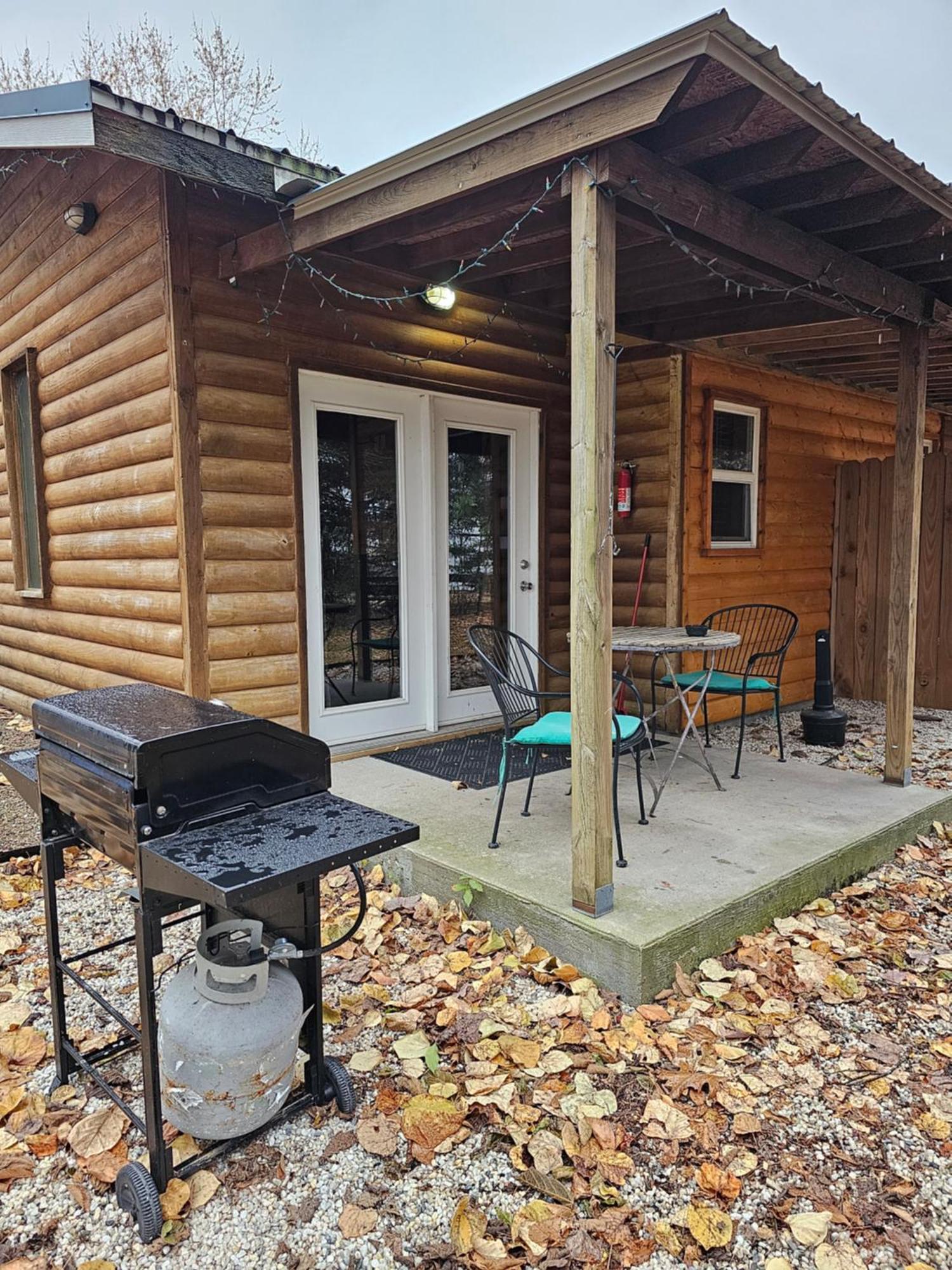 2 Min To Beaver Lakeking Bedfirepitjetted Tub Apartment Eureka Springs